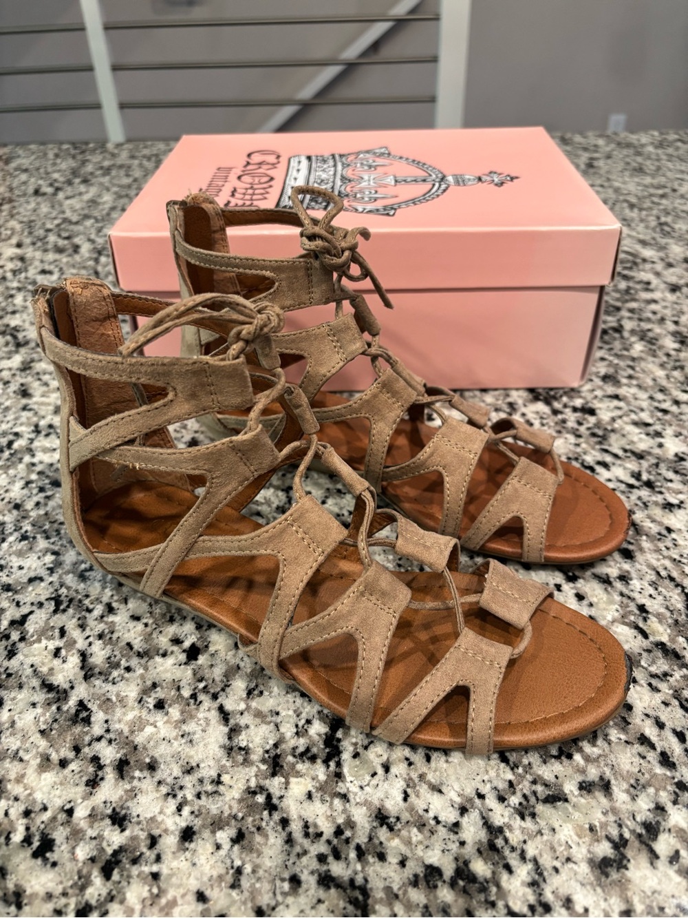 Crown Vintage Taupe Sarah Lace Up Gladiator Sandels Sz 8